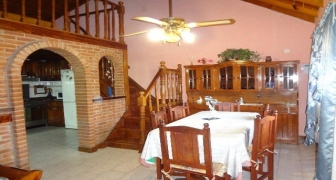 COQUETO CHALET EN BARRIO ESTABLE