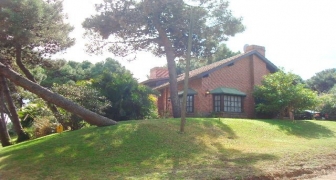 AMPLIO CHALET CON PISCINA IDEAL FAMILIA NUMEROSA